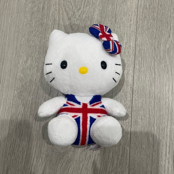 UK Hello Kitty Plush - Picture 1 of 1